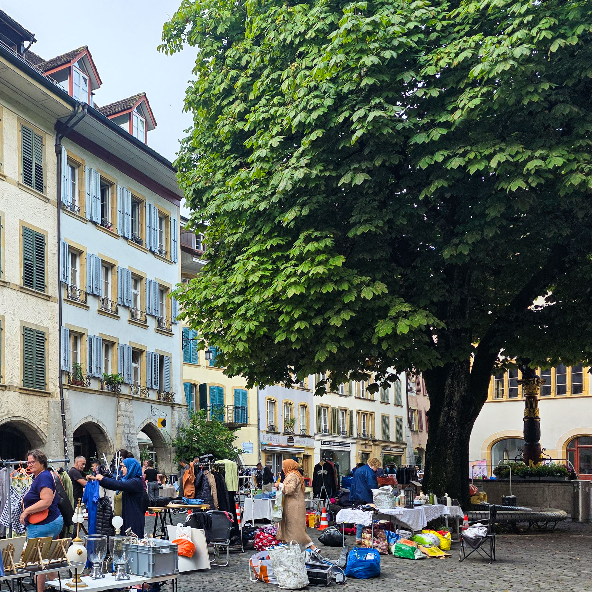 Flohmarkt / Marché aux Puces Biel/Bienne