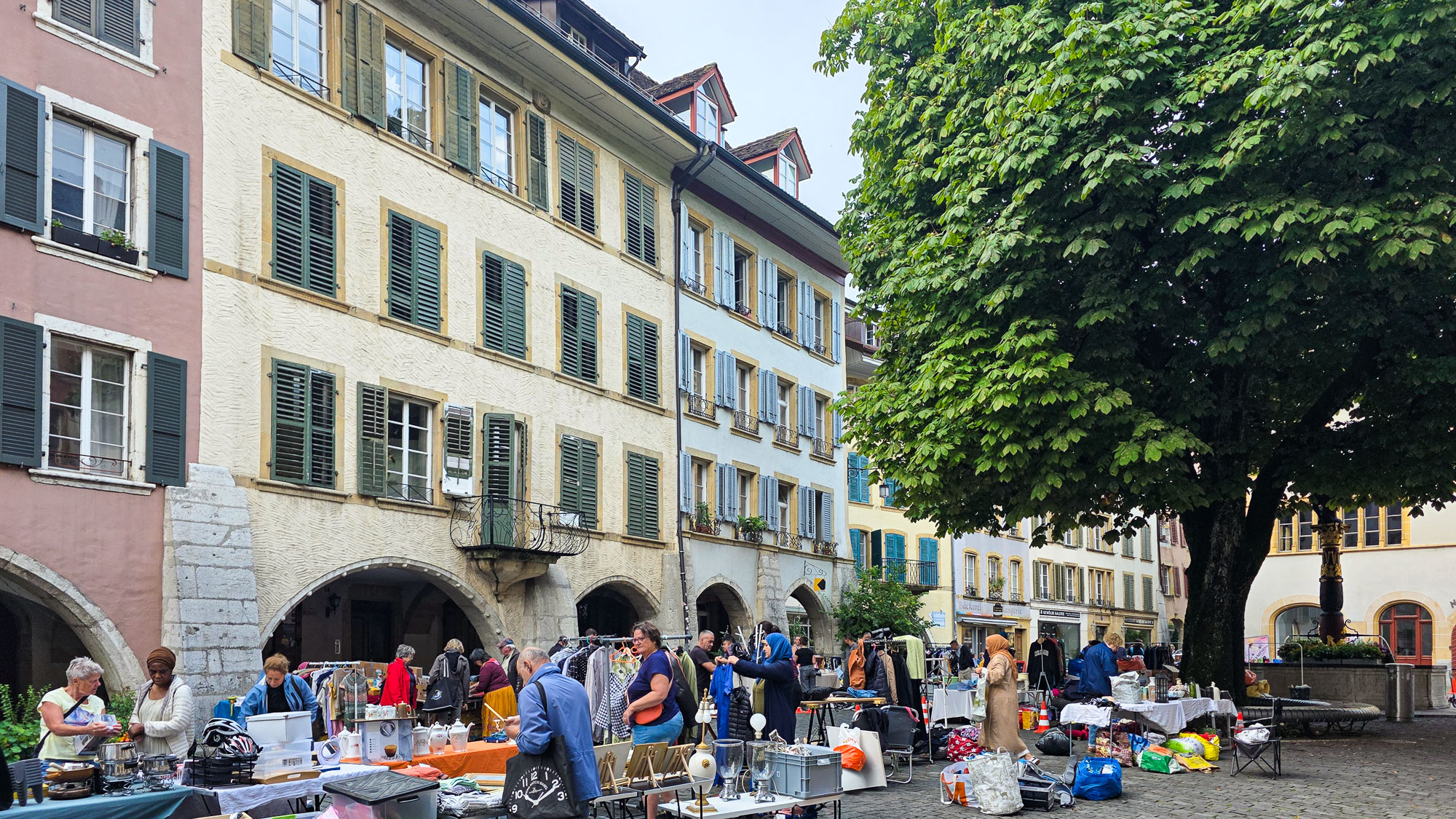 Flohmarkt / Marché aux Puces Biel/Bienne